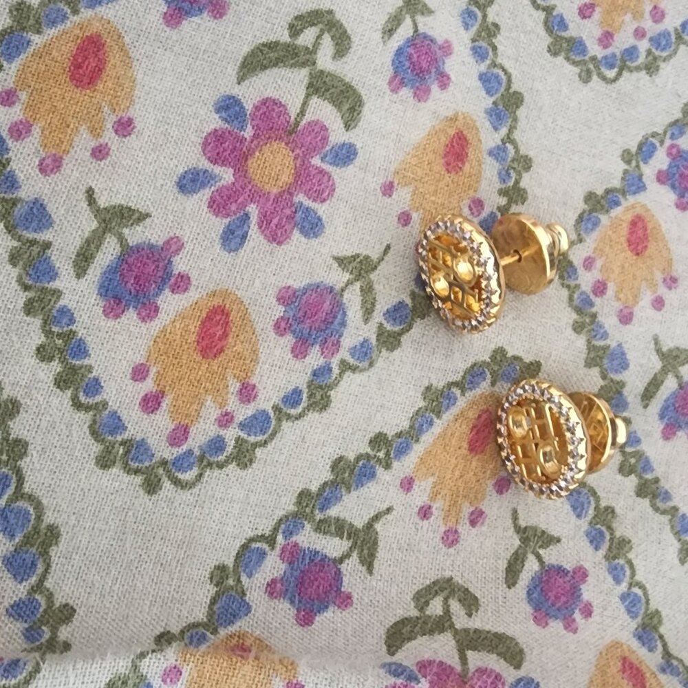 Stud earings - Picture 3 of 5
